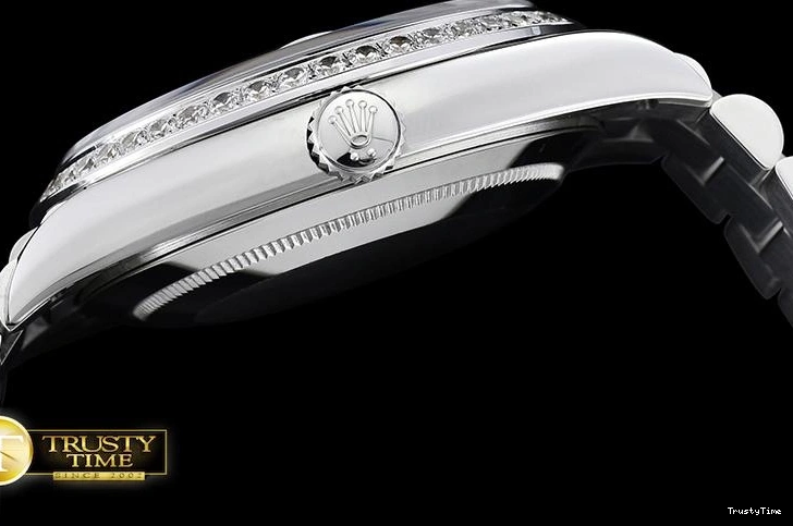 1211 Seasonal RDD0207E – DayDate 675